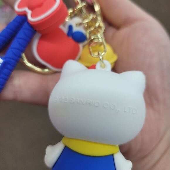 Brand New Sanrio Hello Kitty Classic Keychain - Picture 6 of 8